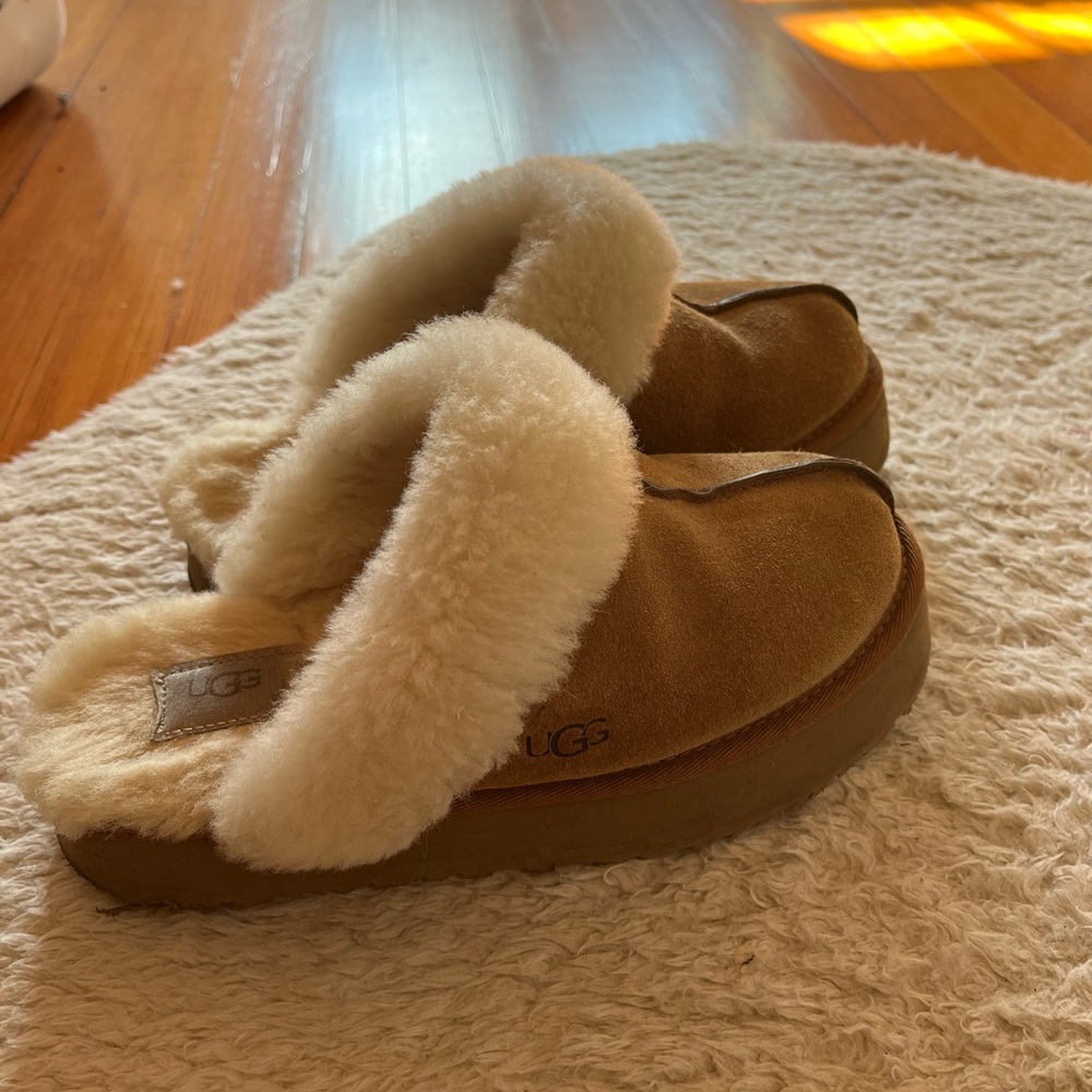 UGG Disquette Platform Slippers